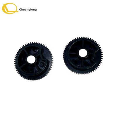 Хорошая цена Шестерня ножа термопринтера NCR 009-0017996 63T RS-232 сборка ножа принтера чеков пластиковая шестерня часть банкомата самообслуживания CRS 0090017996 онлайн